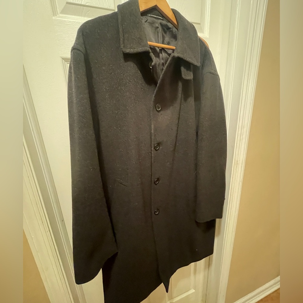 London Fog men’s wool coat. Black classic style. Size 42